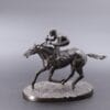 Bronze ancien, Pierre Jules Mène jockey sur son cheval.